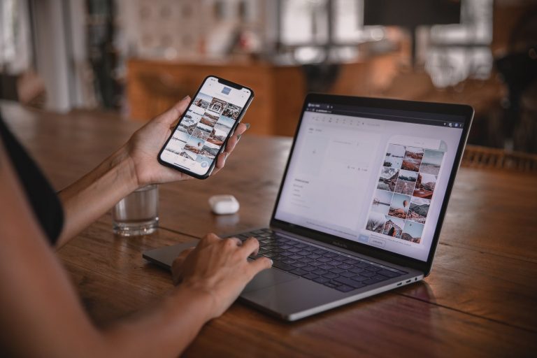 Read more about the article Successful Bloggers: Real-World Examples of Authority And Income Stream | ccndigit